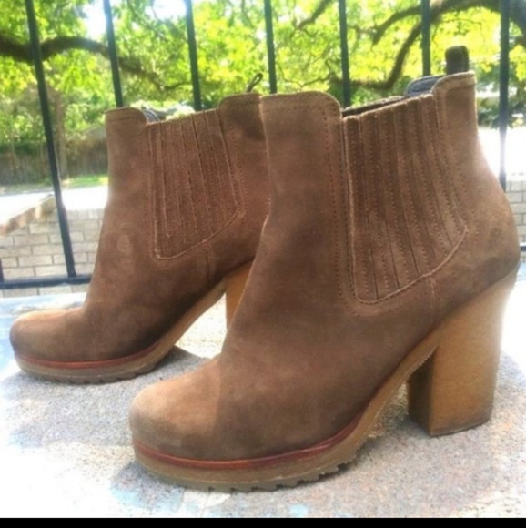 Prada suede Chelsea booties - Picture 5 of 12